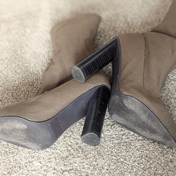 Sage green with black floral embroidery boots - Picture 3 of 6